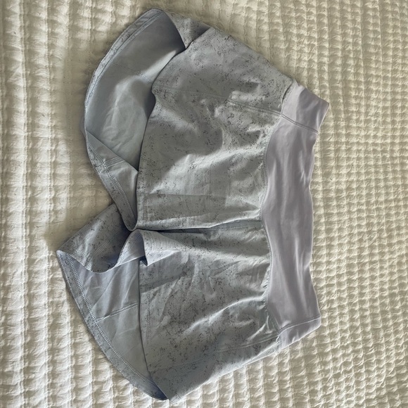 NWOT Lululemon Women’s Speed Up Short in Gravel Dust Pastel Blue - size 4 - Picture 6 of 6